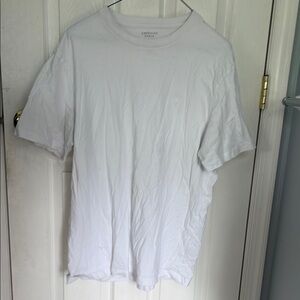 American Eagle Outfitters White Classic Short Sleeve Tee